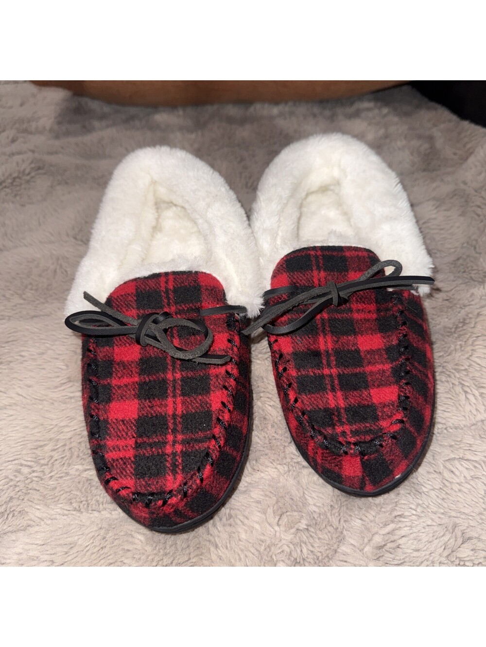 New SONOMA RED/BLACK PLAID-sherpa LINED-moccasin SLIPPERS, sz 7-8